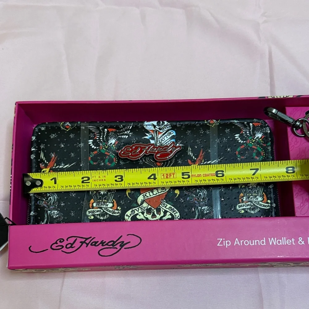 Ed Hardy Black and Red Zip Wallet & Key Ring - Picture 8 of 12